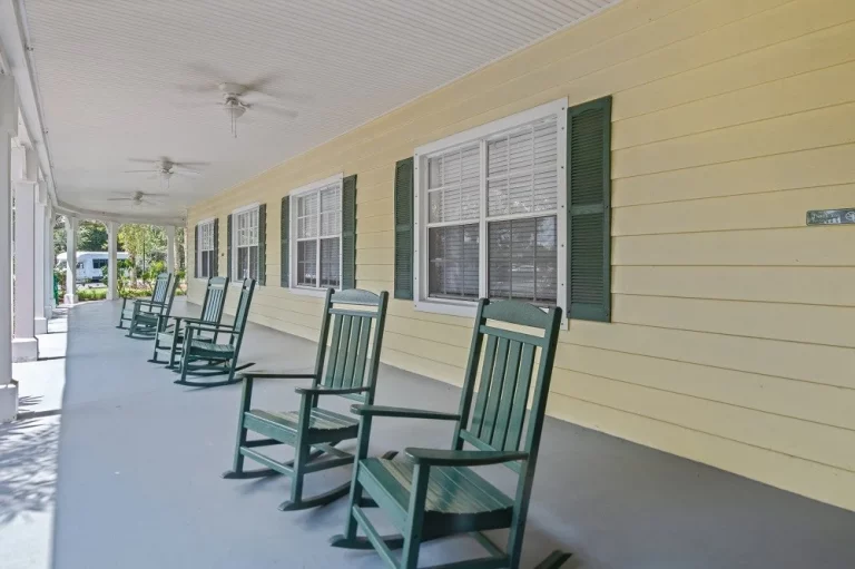 front porch rocking chairs