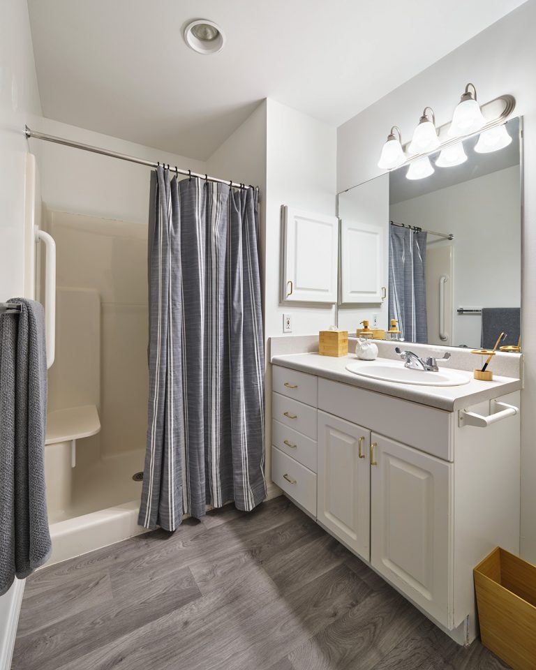 colliers-tamarac-bathroom-1200x