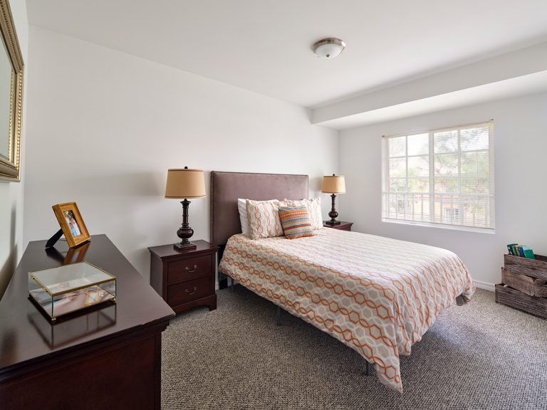 colliers-tamarac-bedroom-1200x