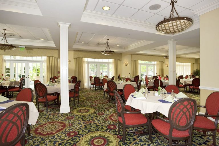 arbor oaks dining 1